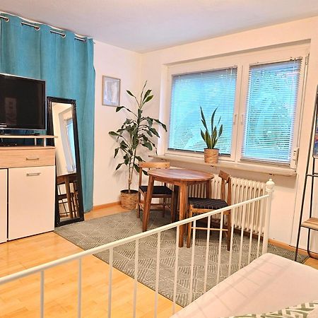 Doppelzimmer 2 I Geteiltes Bad & Kueche I Mit Dem Zug Nur 4 Min Bis Zum Hauptbahnhof Freiburg im Breisgau Exterior photo
